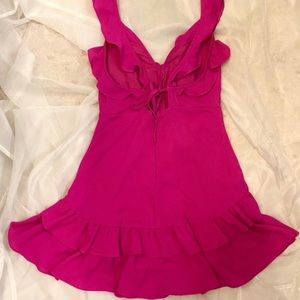 Itto Dittem hot pink mini dress. Super cute and fits perfectly! Zips in the back